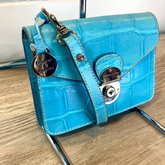 Dooney & Bourke Blue Croc  Crossbody Flap with Lock and key.   Made in Italy - Picture 2 of 6
